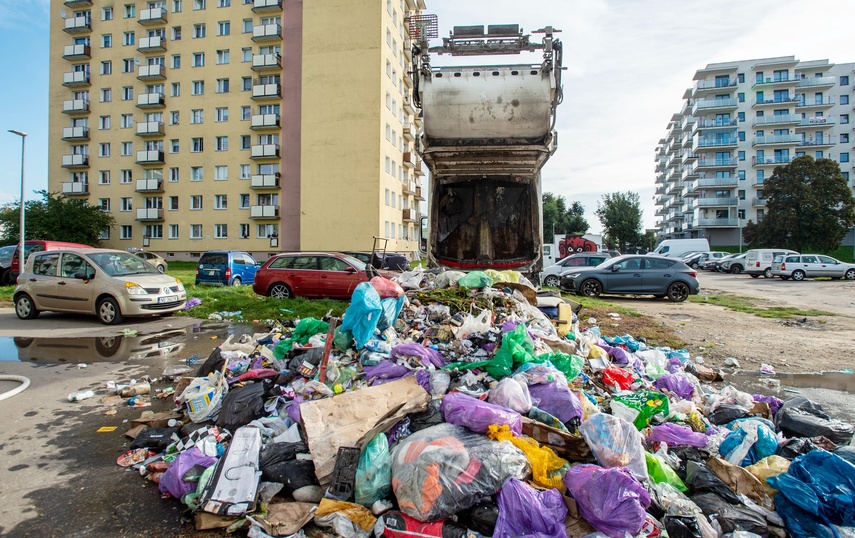 Pożar śmieciarki zdjęcie nr 354685 Pożar śmieciarki zdjęcie nr 354685