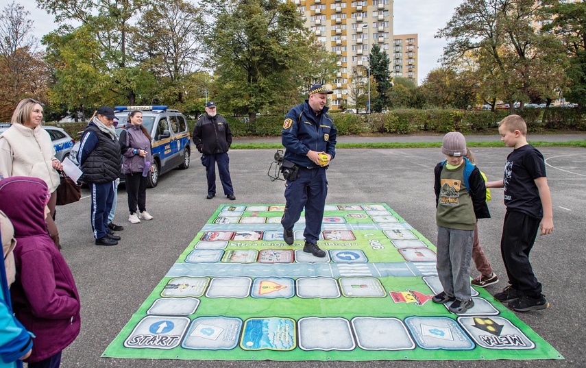 Pod szkołą o bezpieczeństwie zdjęcie nr 355191 Pod szkołą o bezpieczeństwie zdjęcie nr 355191