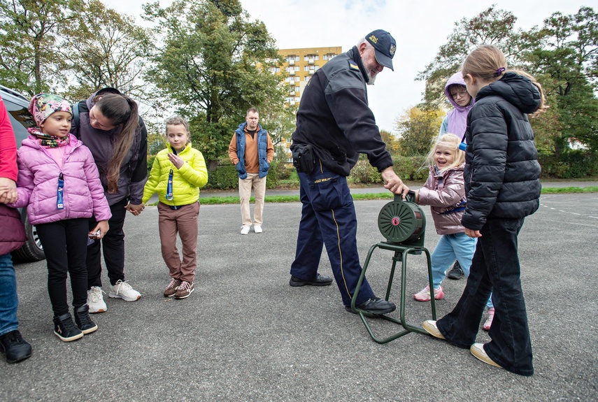 Pod szkołą o bezpieczeństwie zdjęcie nr 355184 Pod szkołą o bezpieczeństwie zdjęcie nr 355184