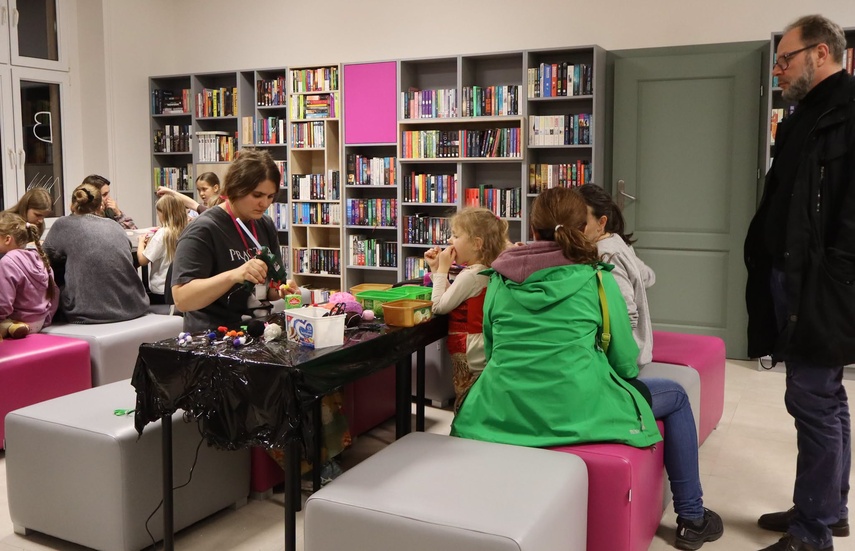 Noc Bibliotek 2026 - wieczór pełen literatury, kreatywności i nowych technologii zdjęcie nr 355230 Noc Bibliotek 2026 - wieczór pełen literatury, kreatywności i nowych technologii zdjęcie nr 355230