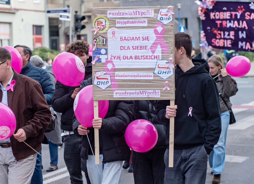 Z miłością do życia przeszli przez miasto zdjęcie nr 355299 Z miłością do życia przeszli przez miasto zdjęcie nr 355299