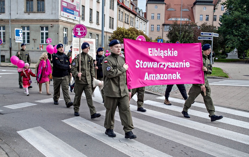 Z miłością do życia przeszli przez miasto zdjęcie nr 355259 Z miłością do życia przeszli przez miasto zdjęcie nr 355259