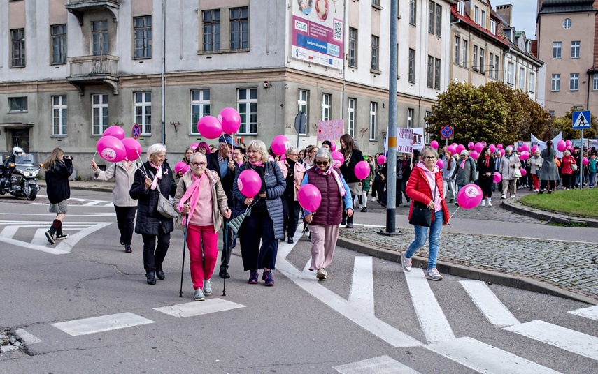 Z miłością do życia przeszli przez miasto zdjęcie nr 355260 Z miłością do życia przeszli przez miasto zdjęcie nr 355260
