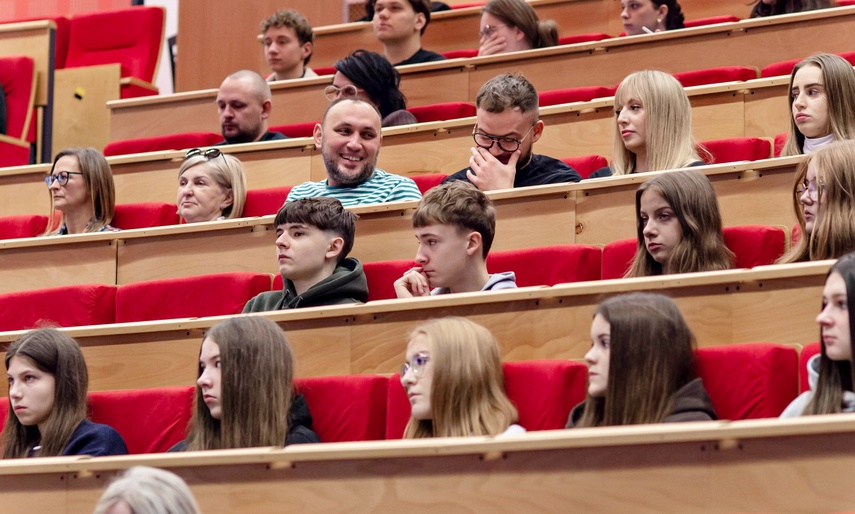 Rozmawiali o pielęgniarstwie zdjęcie nr 355584 Rozmawiali o pielęgniarstwie zdjęcie nr 355584