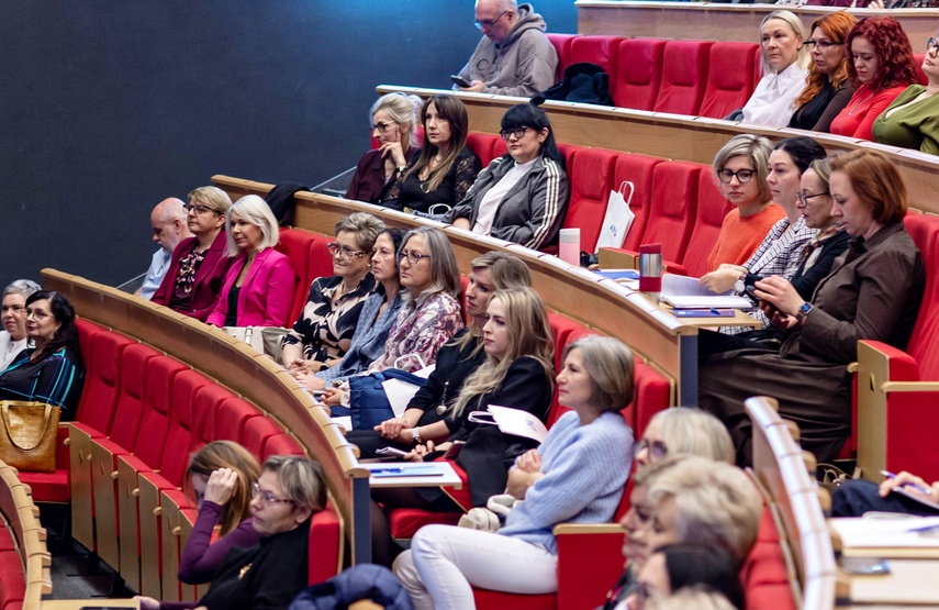 Rozmawiali o pielęgniarstwie zdjęcie nr 355581 Rozmawiali o pielęgniarstwie zdjęcie nr 355581
