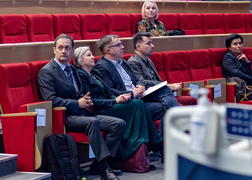 Rozmawiali o pielęgniarstwie zdjęcie nr 355577 Rozmawiali o pielęgniarstwie zdjęcie nr 355577