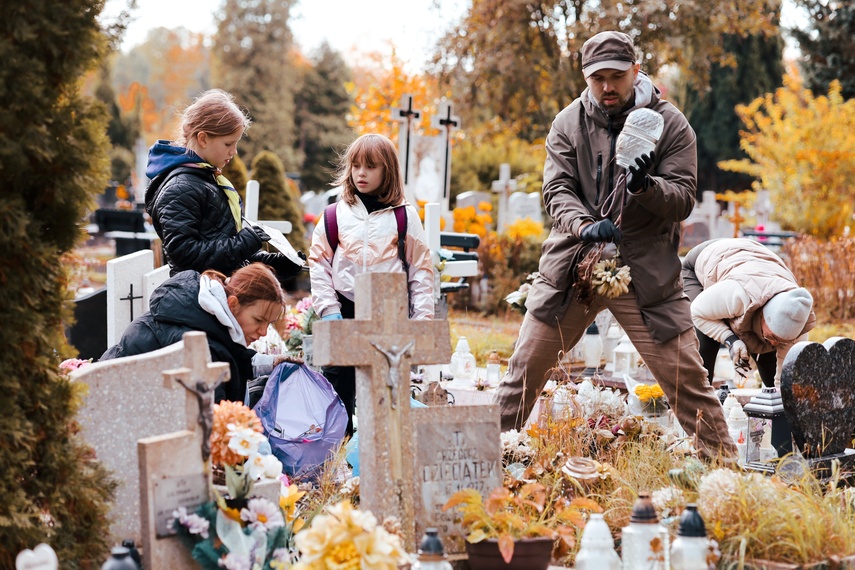 Tam, gdzie zgasła pamięć, oni zapalają światło zdjęcie nr 355626 Tam, gdzie zgasła pamięć, oni zapalają światło zdjęcie nr 355626