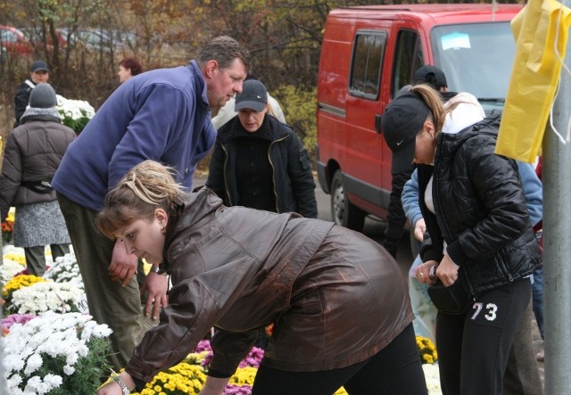 Sobotnie przygotowania do Święta Wszystkich Świętych zdjęcie nr 28948