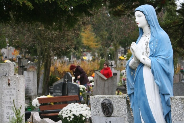 Sobotnie przygotowania do Święta Wszystkich Świętych zdjęcie nr 28949