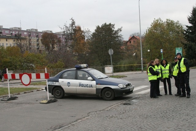 Sobotnie przygotowania do Święta Wszystkich Świętych zdjęcie nr 28972
