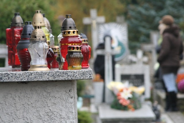 Sobotnie przygotowania do Święta Wszystkich Świętych zdjęcie nr 28941