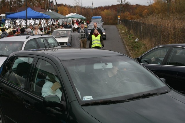 Sobotnie przygotowania do Święta Wszystkich Świętych zdjęcie nr 28958