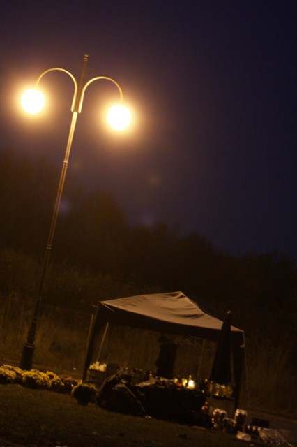 Święto Wszystkich Świętych - cmentarze po zmroku. zdjęcie nr 29030