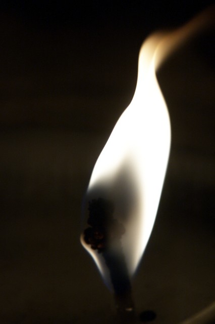 Święto Wszystkich Świętych - cmentarze po zmroku. zdjęcie nr 29014