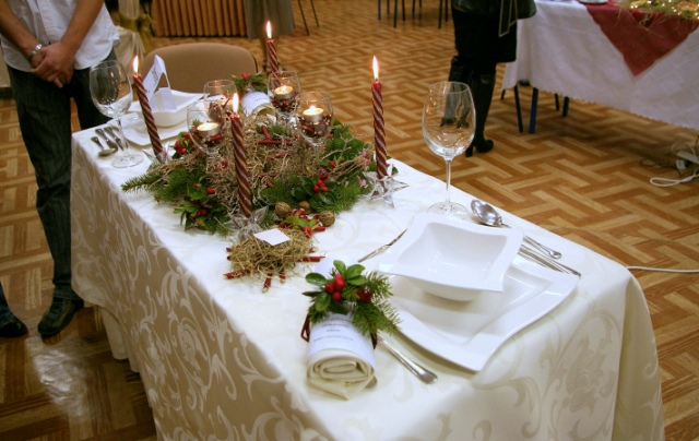 Dekoracja stołu autorstwa Patryka Hadziewicza. Pomysłową aranżację doceniło nie tylko jury, ale również uczniowie ZSG,