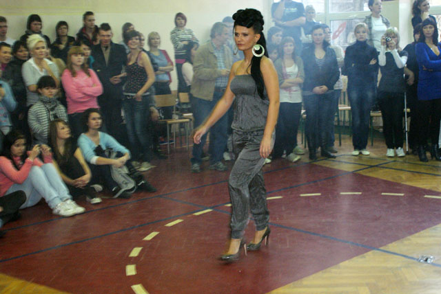 Pokaz fryzur - karnawał 2010 zdjęcie nr 29632