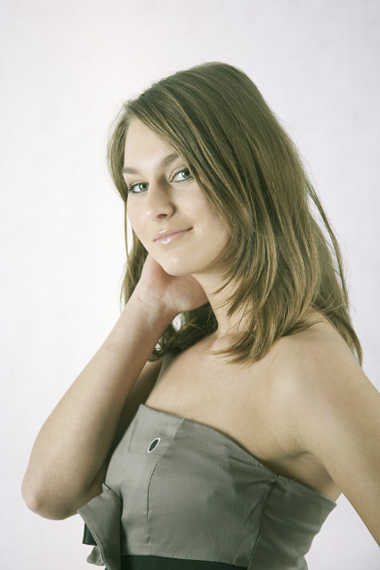 Kandydatka z numerem 13 – Paulina Mazur
wiek: 18 lat
wymiary: 83/66/87
wzrost: 165cm
miejsce zamieszkania: