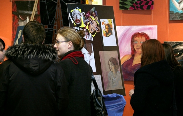 Wernisaż prac Maratończyków zdjęcie nr 32104