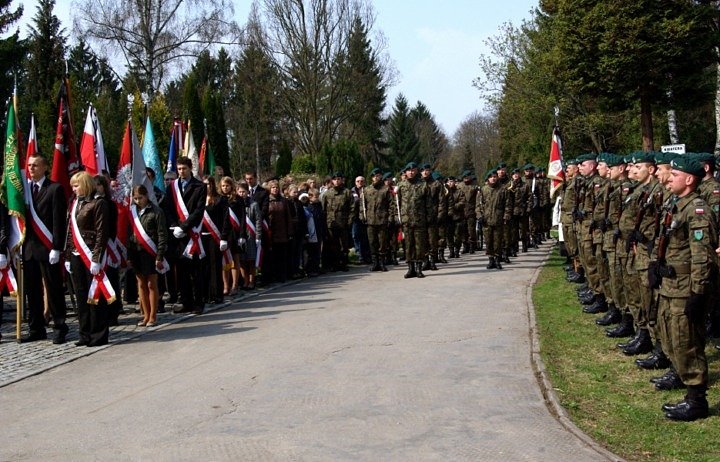 Obchody 70. rocznicy Zbrodni Katyńskiej zdjęcie nr 33717