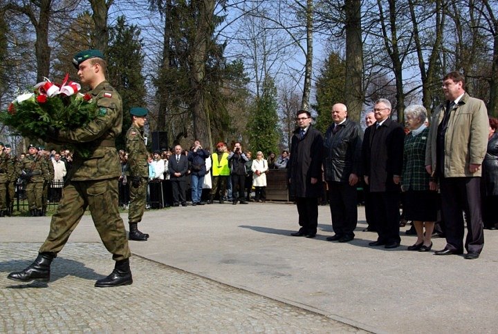 Obchody 70. rocznicy Zbrodni Katyńskiej zdjęcie nr 33724