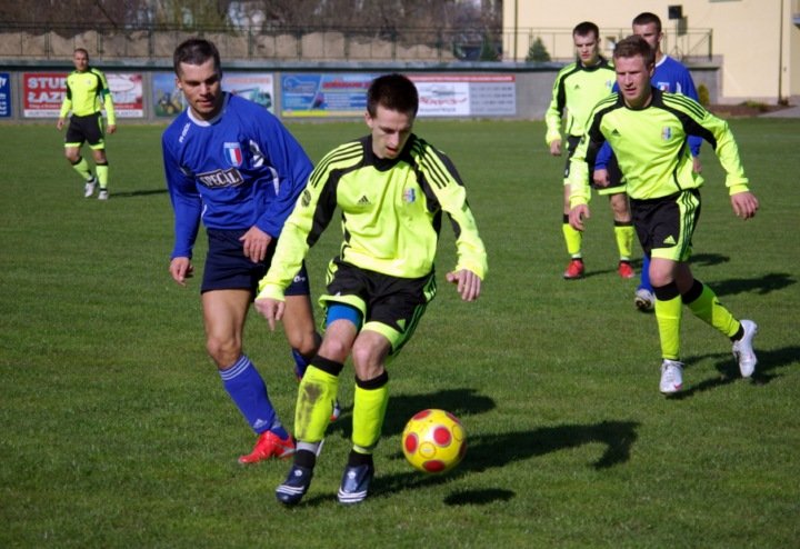 Remis w derbowym meczu zdjęcie nr 34129