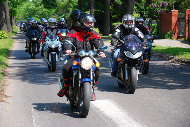 Motocykliści w Domu Dziecka zdjęcie nr 35582