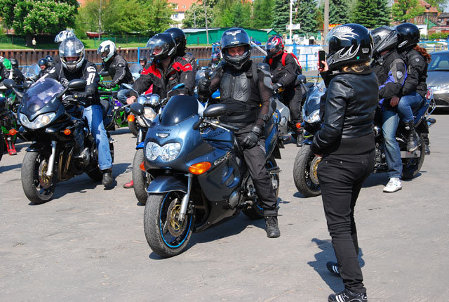 Motocykliści w Domu Dziecka zdjęcie nr 35576