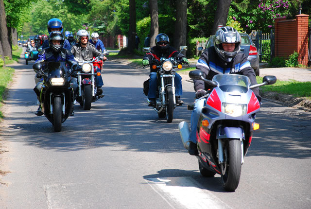 Motocykliści w Domu Dziecka zdjęcie nr 35583