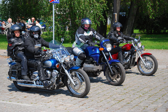 Motocykliści w Domu Dziecka zdjęcie nr 35580