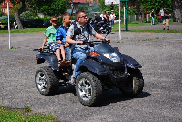 Motocykliści w Domu Dziecka zdjęcie nr 35593