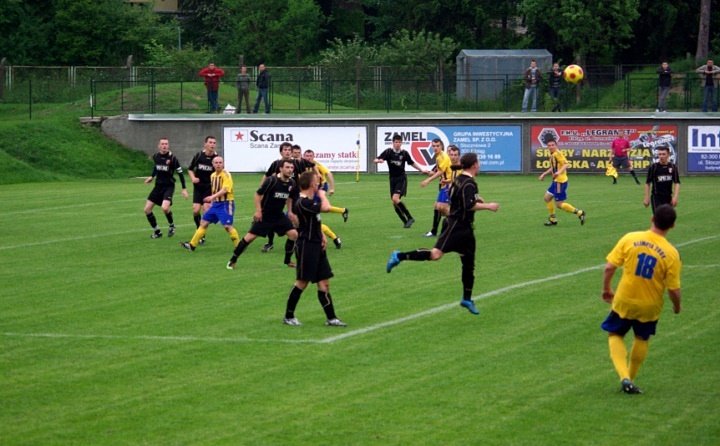 Zatoka Braniewo zdemolowała Olimpię 2004 zdjęcie nr 35785