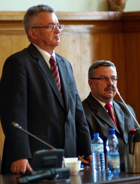 Wręczenie medali za długoletnią służbę pracownikom samorządowym zdjęcie nr 38256
