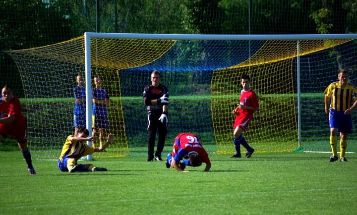 Derbowe zwycięstwo Olimpii 2004 zdjęcie nr 38456
