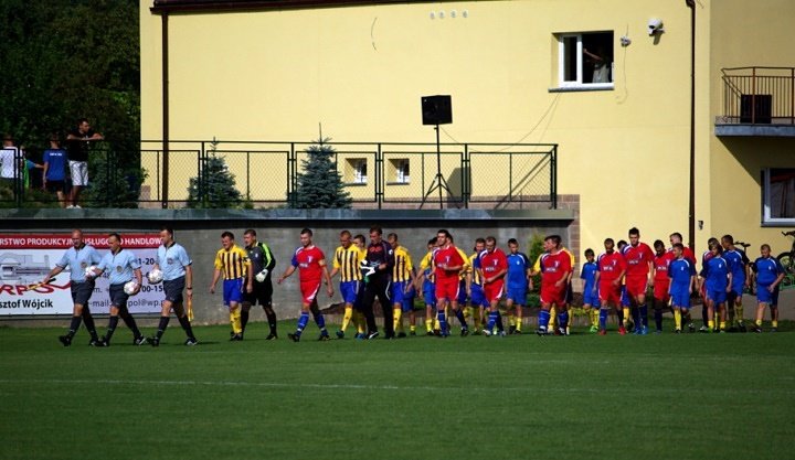 Derbowe zwycięstwo Olimpii 2004 zdjęcie nr 38448