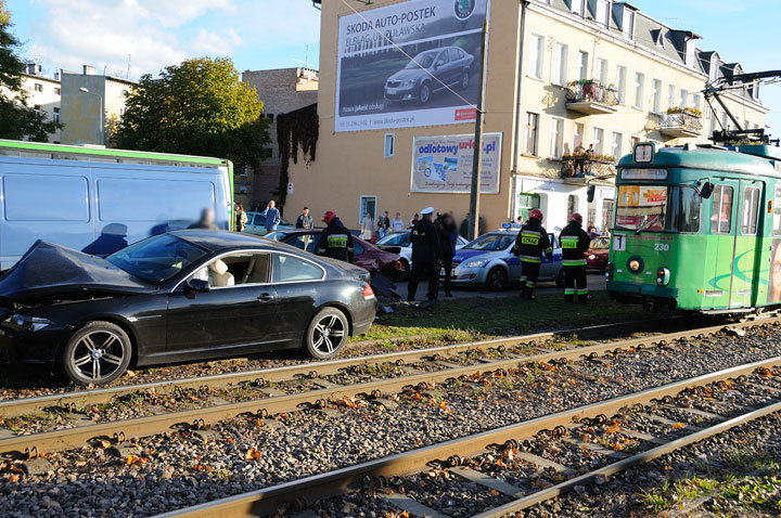 Kolizja na Robotniczej - sprawca zbiegł zdjęcie nr 40294