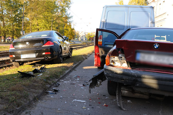 Kolizja na Robotniczej - sprawca zbiegł zdjęcie nr 40300