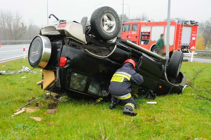 Wypadek na zjeździe z S22 zdjęcie nr 40994