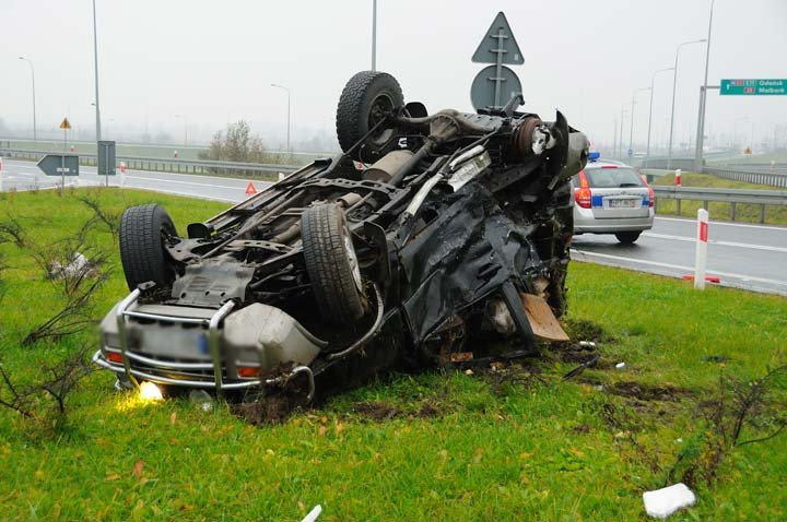 Wypadek na zjeździe z S22 zdjęcie nr 40992