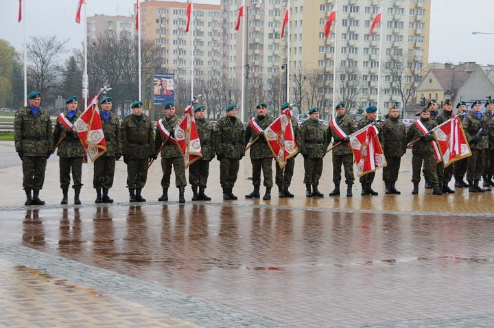 Deszczowe Święto Niepodległości w Elblągu zdjęcie nr 41018