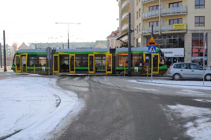Fiatem wjechała pod tramwaj zdjęcie nr 41368
