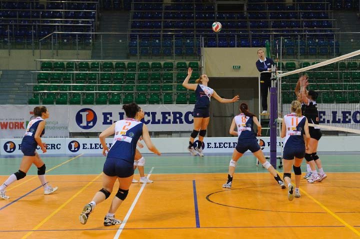 Siatkarki Orła wygrały z UKS Ozorków 3:2 zdjęcie nr 41440