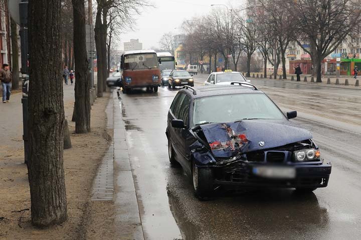 Kolizja na Grunwaldzkiej zdjęcie nr 42855
