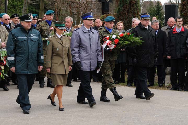 Uroczyste obchody 71. rocznicy Zbrodni Katyńskiej zdjęcie nr 43449