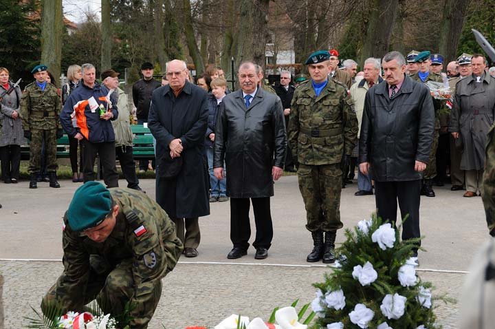 Uroczyste obchody 71. rocznicy Zbrodni Katyńskiej zdjęcie nr 43446