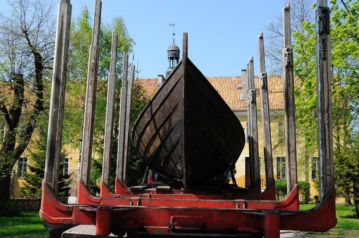 Replika łodzi Św. Wojciecha w elbląskim muzeum zdjęcie nr 43819