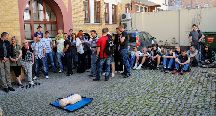 Jak udzielać pierwszej pomocy? zdjęcie nr 44681