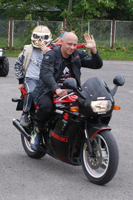 Motocykliści w Domu Dziecka zdjęcie nr 45641