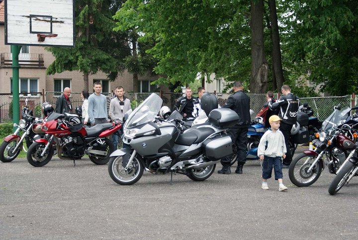 Motocykliści w Domu Dziecka zdjęcie nr 45643