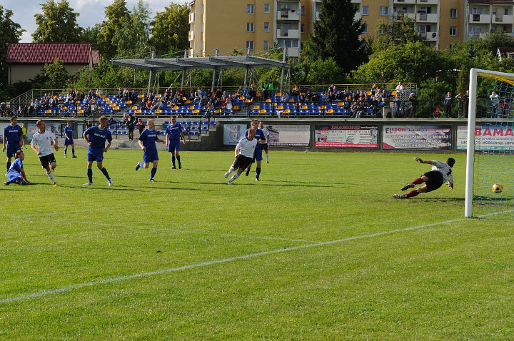 Zwycięstwo Olimpii 2004 w atmosferze pikniku zdjęcie nr 46822