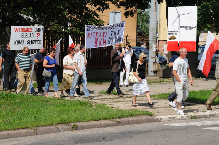 Pikieta przeciw budowie siłowni wiatrowych w Janowie zdjęcie nr 47179